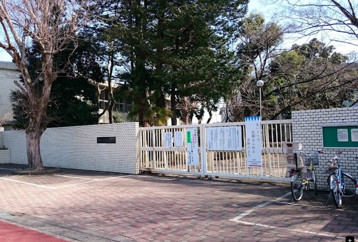 小学校　日野市立仲田小学校（小学校）まで190m