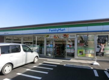 コンビニ　ファミリーマート 横浜反町一丁目店（コンビニ）まで713m