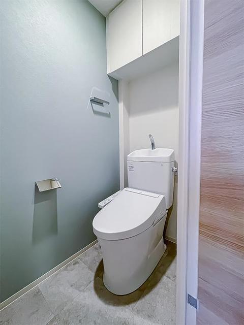 トイレ　※写真は同タイプ住戸です。