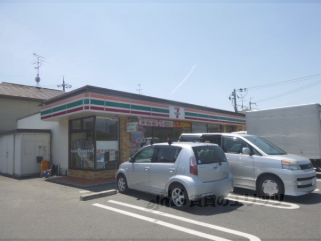 コンビニ　セブンイレブン宇治友ケ丘店（コンビニ）まで760m