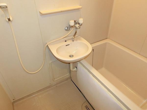 バス・シャワールーム　キレイです！