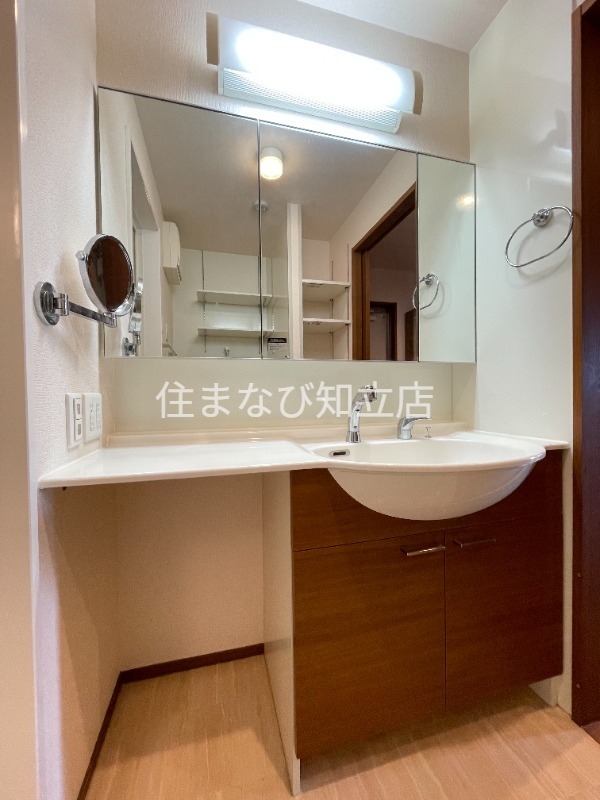 洗面設備　同型別部屋写真