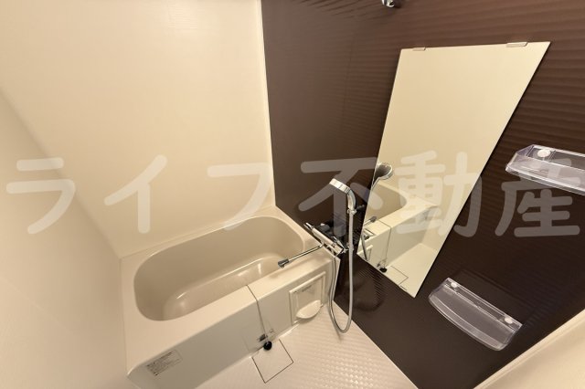 バス・シャワールーム　落ち着いた空間のお風呂です