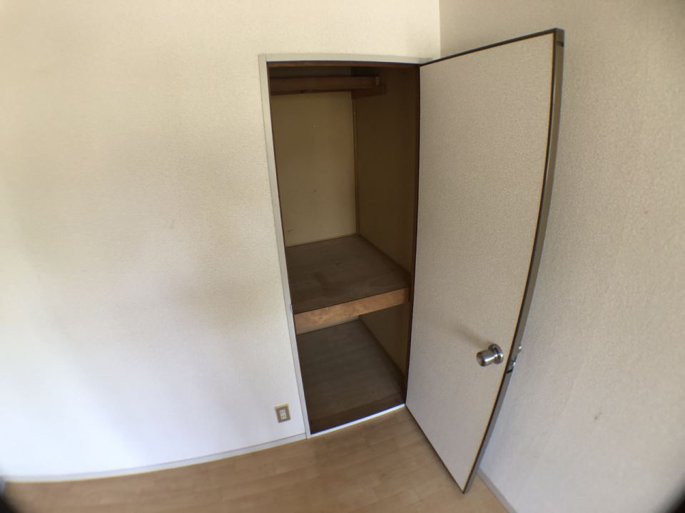 収納　洋室にも収納あります
