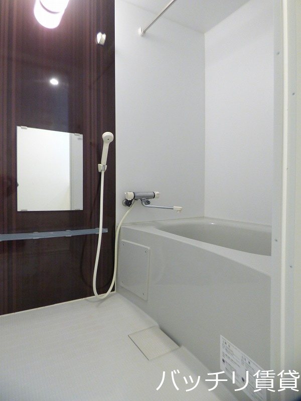 バス・シャワールーム　同型タイプのため、現状を優先いたします。