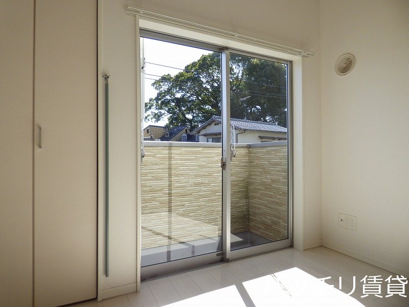 バルコニー　同型タイプのため、現状を優先いたします。