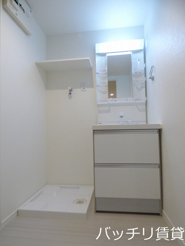 洗面設備　同型タイプの為、現状を優先致します。