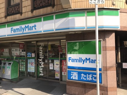 コンビニ　ファミリーマート阪急南方駅前店（コンビニ）まで346m