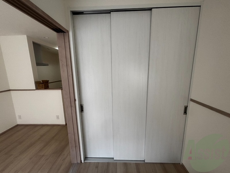 収納　洋室のクローゼット。広さは十分そうです。