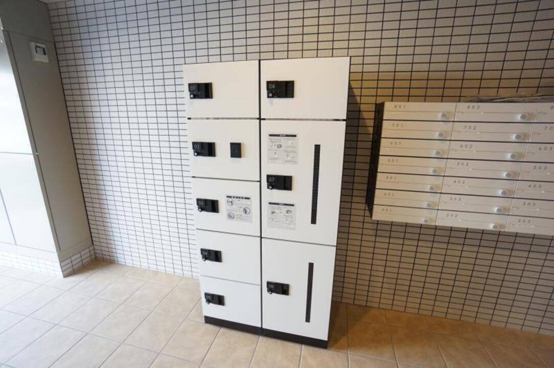 エントランス　宅配ボックス