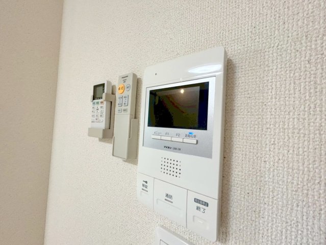 セキュリティ　TVモニターホンで来客が誰か確認してから開けて下さいね