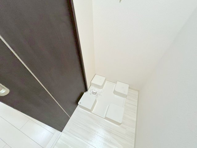 その他設備　嬉しい室内洗濯機置場。これで洗濯機も長持ちしますね。