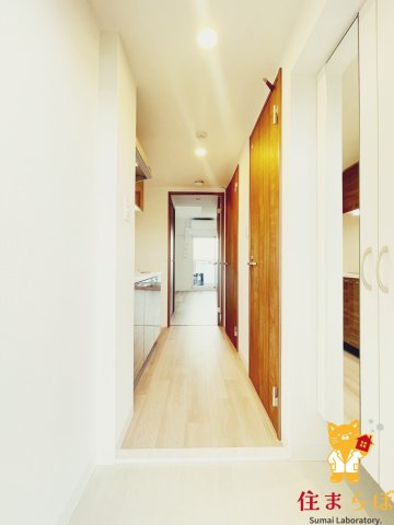 玄関　「気になったら、LINEで気軽に相談できますよ。」