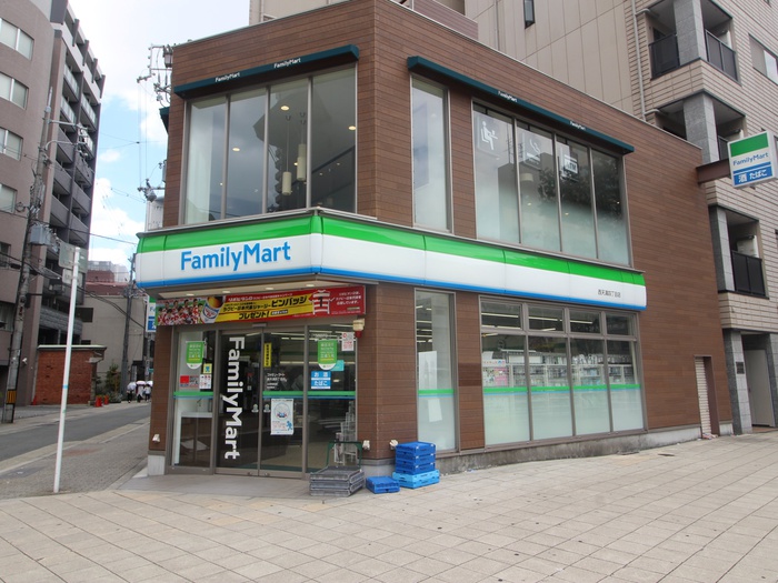 コンビニ　ファミリーマート（コンビニ）まで279m