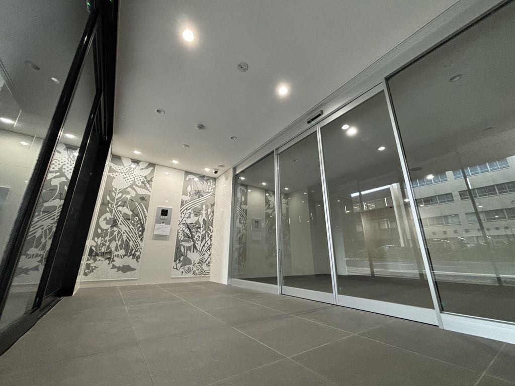 エントランス　エントランス