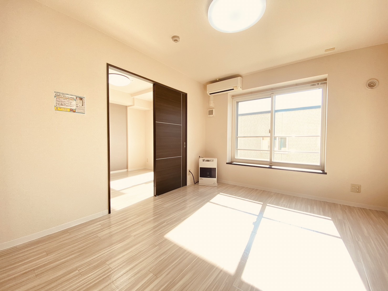 居室・リビング　☆9.3帖のリビングです！