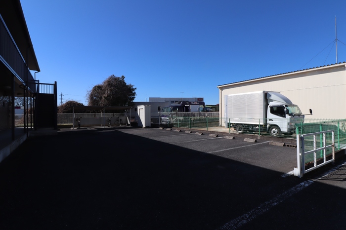 駐車場　駐車場