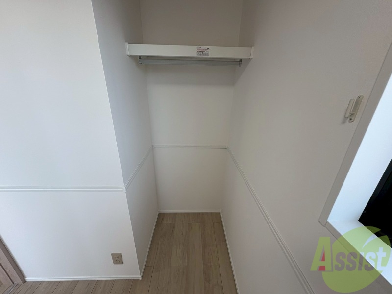 収納　こちらはクローゼットになります。衣類の収納に便利ですね。