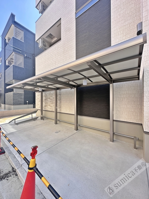 駐車場　屋根付き駐輪場で雨の日も安心♪