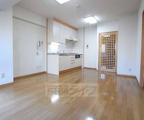 居室・リビング　日当たり良好なＬＤＫです。