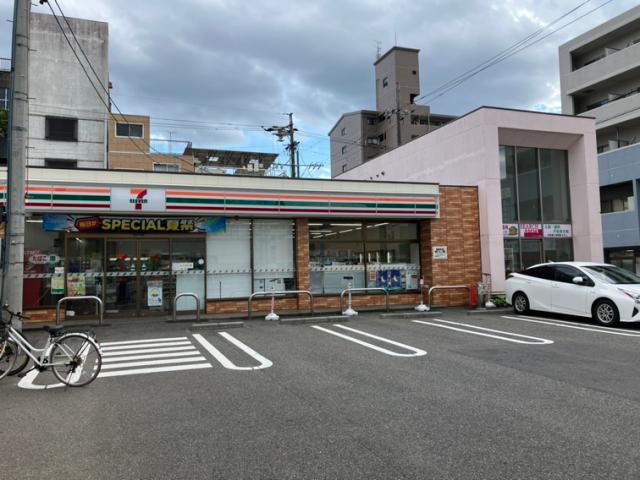コンビニ　セブンイレブン名古屋四番2丁目店（コンビニ）まで247m