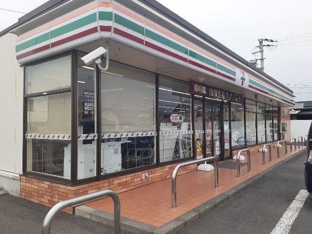 コンビニ　セブンイレブン棟高町店（コンビニ）まで450m