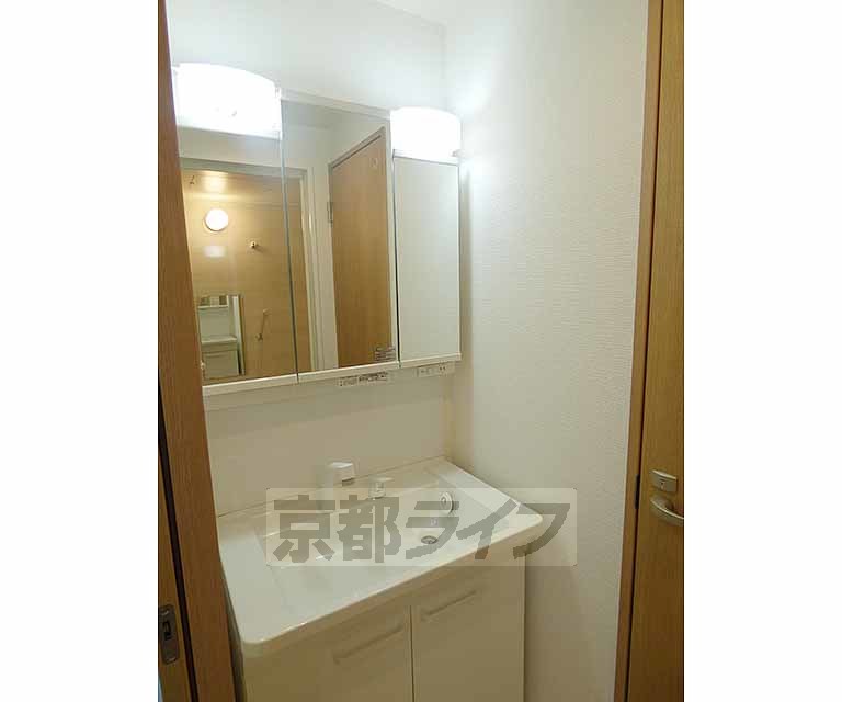 洗面設備　洗面台です。