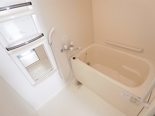 バス・シャワールーム　同一物件別部屋写真