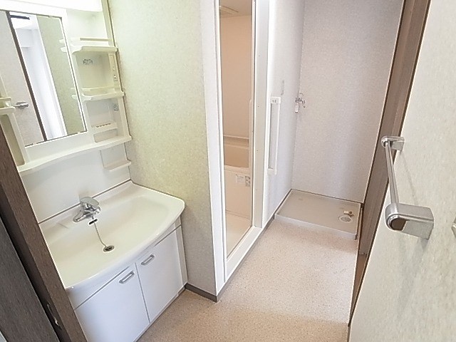 洗面設備　同一物件別部屋写真