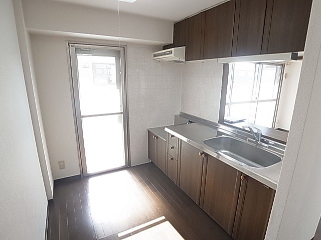 キッチン　同一物件別部屋写真