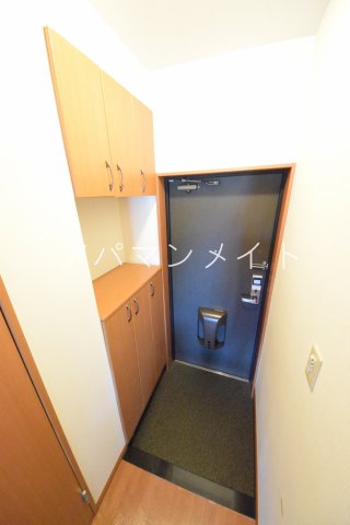 玄関　センサーライトのある玄関です