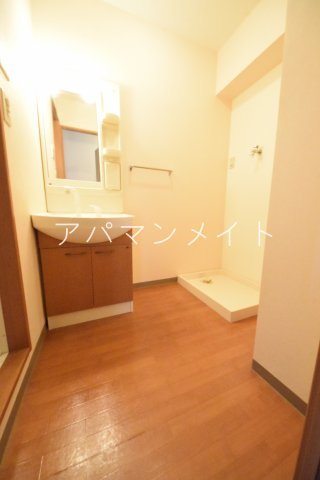 その他設備　室内洗濯機置場です