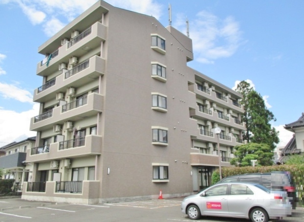 駐車場　２０１６年８月撮影