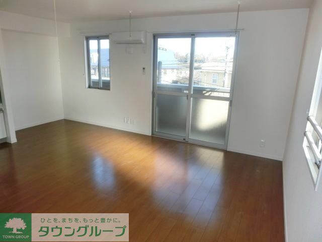 居室・リビング　広い15帖のＬＤＫ