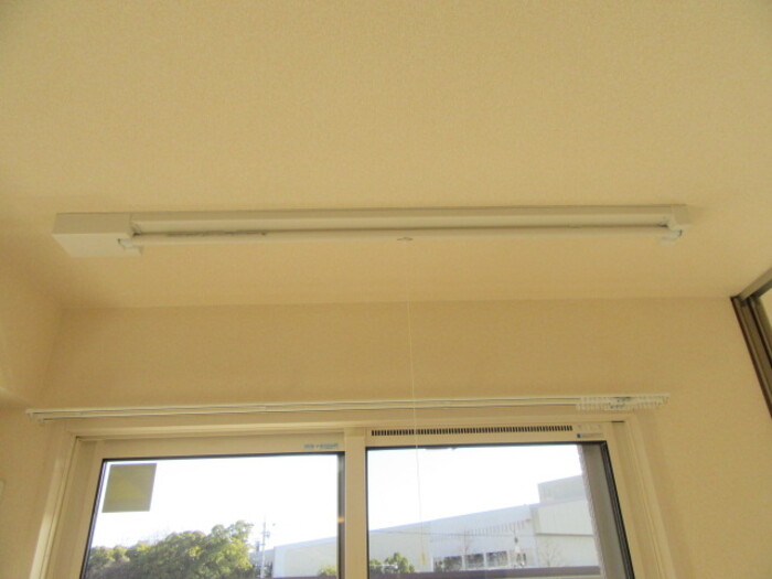 その他設備　室内物干し