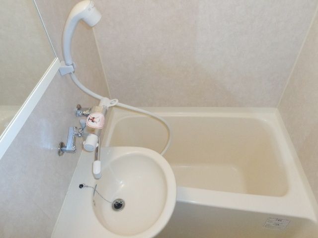 バス・シャワールーム　バスルーム・洗面台