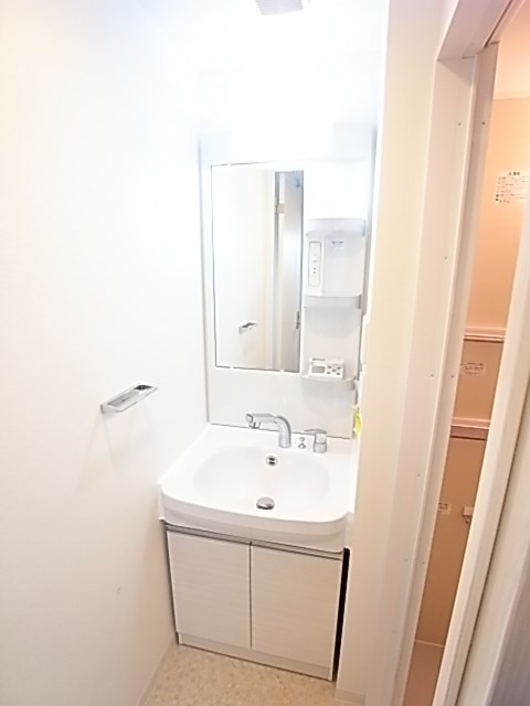 洗面設備　朝の身支度には欠かせない独立洗面化粧台