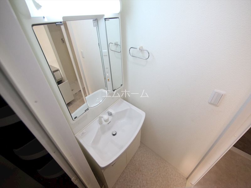 洗面設備　脱衣所　独立洗面台（シャンプードレッサー）