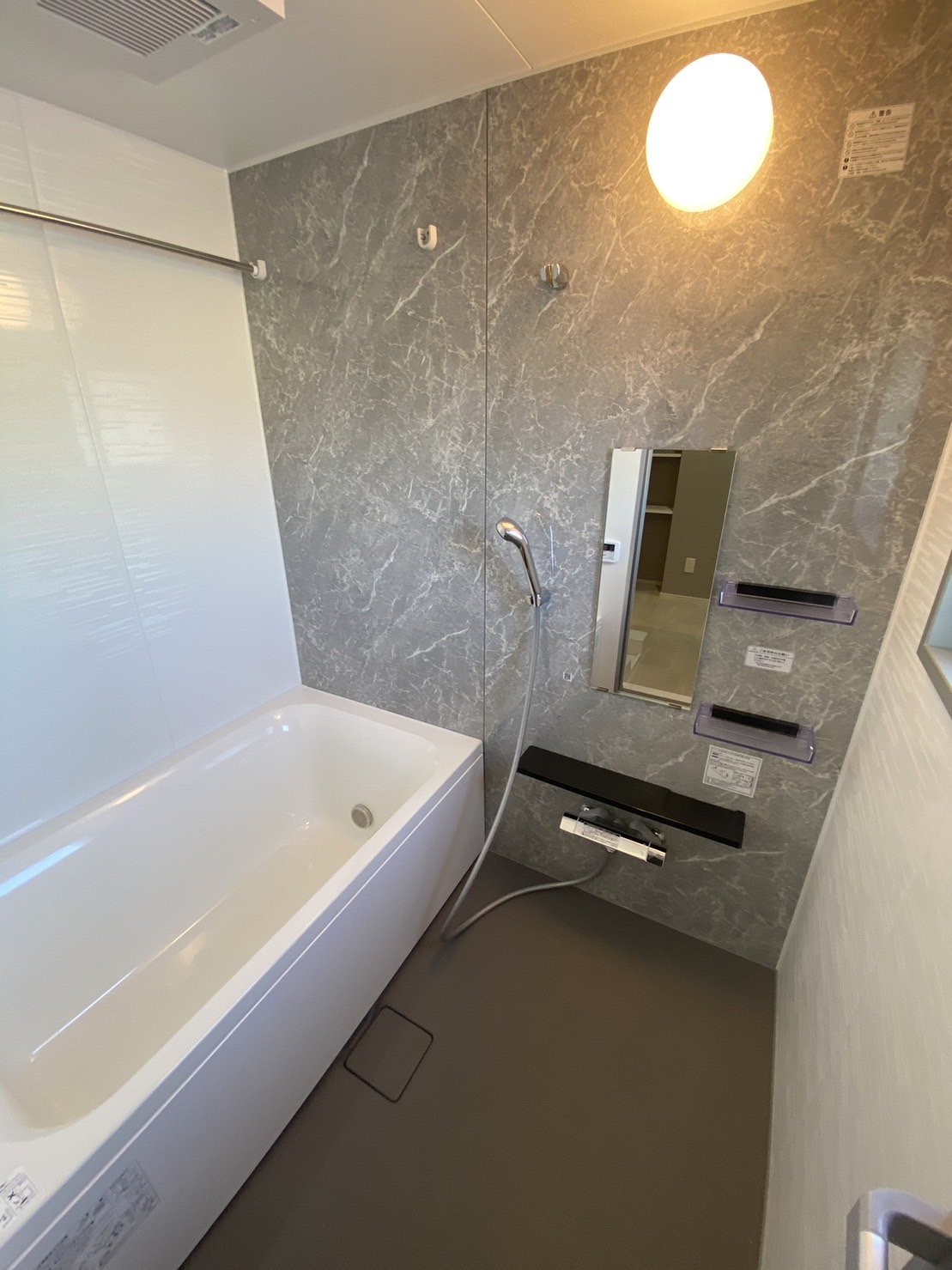 バス・シャワールーム　※写真は同型タイプ、現状優先