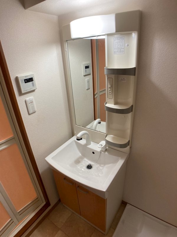 洗面設備　コンパクトで使いやすい洗面所