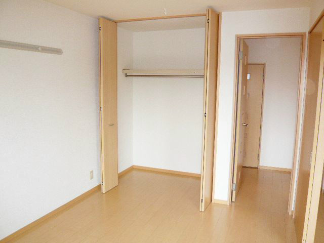 収納　同建物の別部屋の写真です。