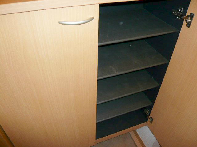 玄関　同建物の別部屋の写真です。