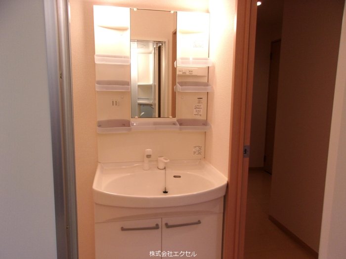 洗面設備　洗髪洗面台です。