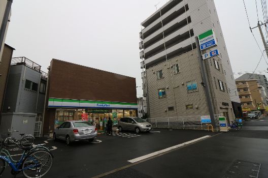 コンビニ　ファミリーマート 八広六丁目店（コンビニ）まで555m