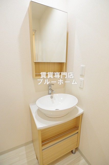 洗面設備　オシャレな洗面台です！