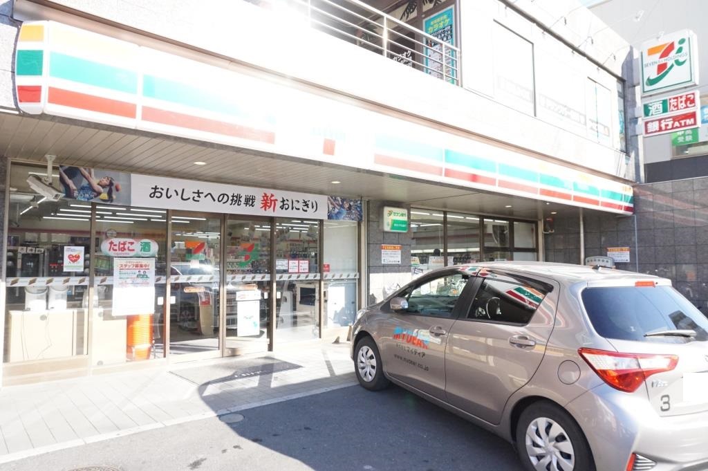 コンビニ　セブンイレブン 北戸田駅西口店（コンビニ）まで158m