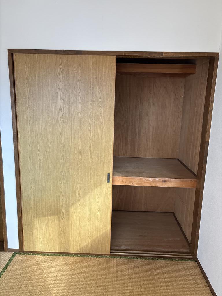 収納　6帖和室　押入