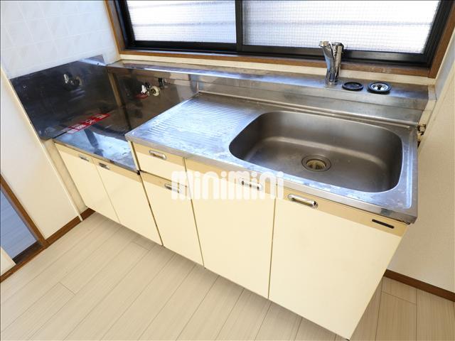 キッチン　調理スペース有ります。