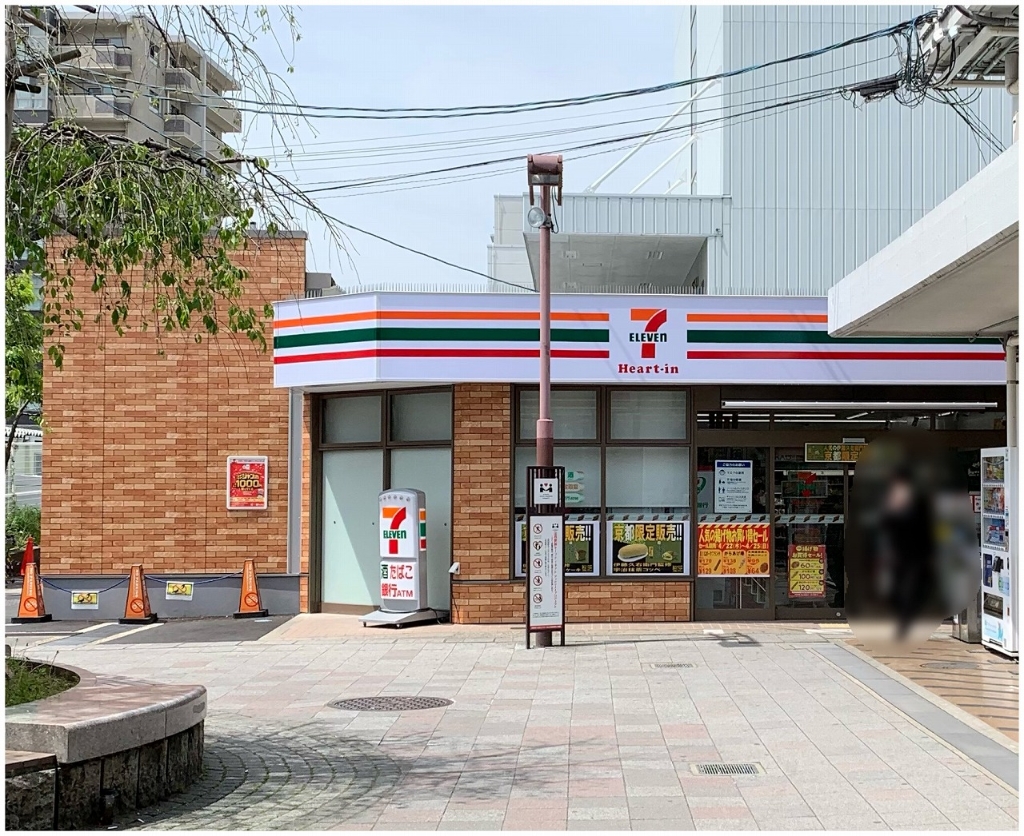 コンビニ　セブンイレブン ハートインJR山科駅前店（コンビニ）まで355m