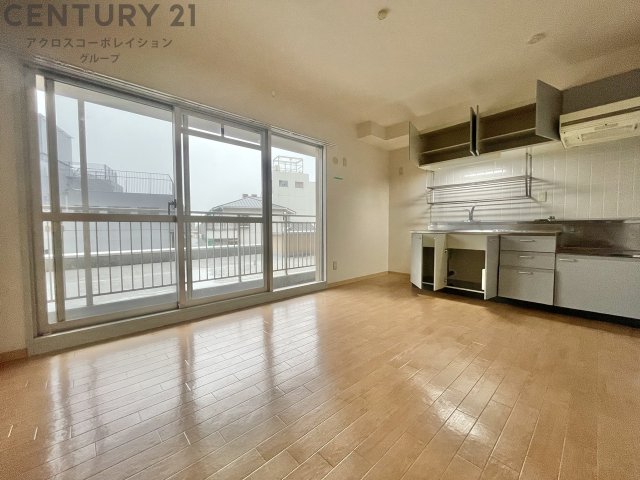 居室・リビング　南向きで明るいリビング♪